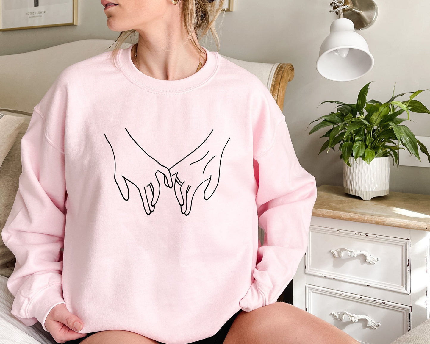 Holding Hands Couple Sweatshirt,Love Sweatshirt,Valentines Day Gift for Lover,Couple Sweatshirt,Valentines Day Sweatshirt