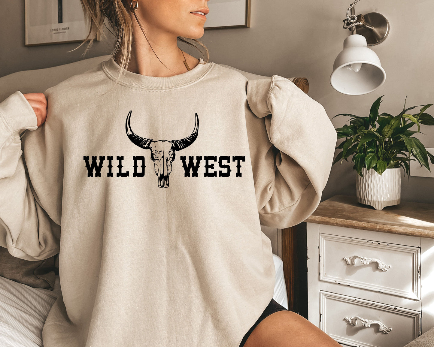 Wild West Sweatshirt,Southwest Sweatshirt,Longhorn Skull Shirt,Bull Skull Shirt,Cowboy Shirt,Country Music Shirt ,Western Country Sweatshirt