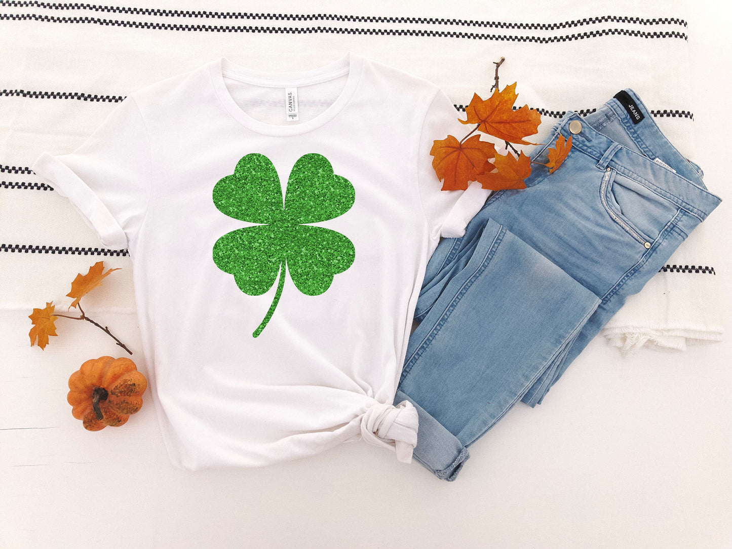 Glitter SHAMROCK Tshirt,Green Glitter Four Leaf,Lucky Sweatshirt,Shamrock Sweater,St Patrick's Women Shirt,St Patrick's Day Sweatshirt