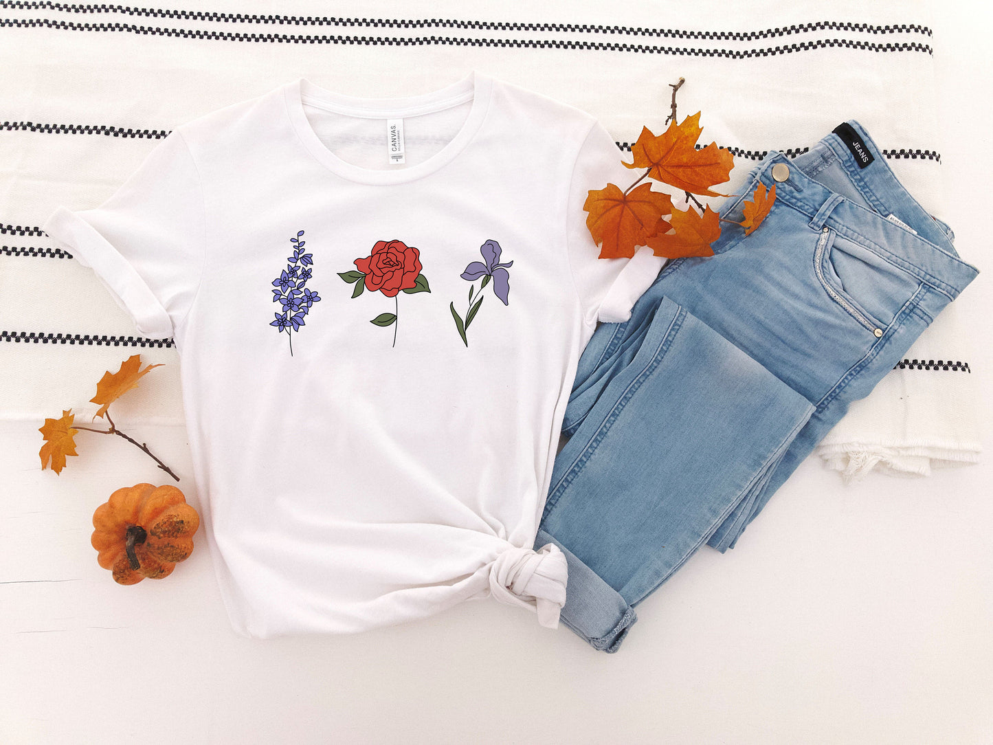 Custom Birth Month Birth Flower Shirt,Flower Tshirt,Perfect Mother's Day Gift,Birth Month Flowers Shirt,Gift for Mom, Cute Flower Shirt