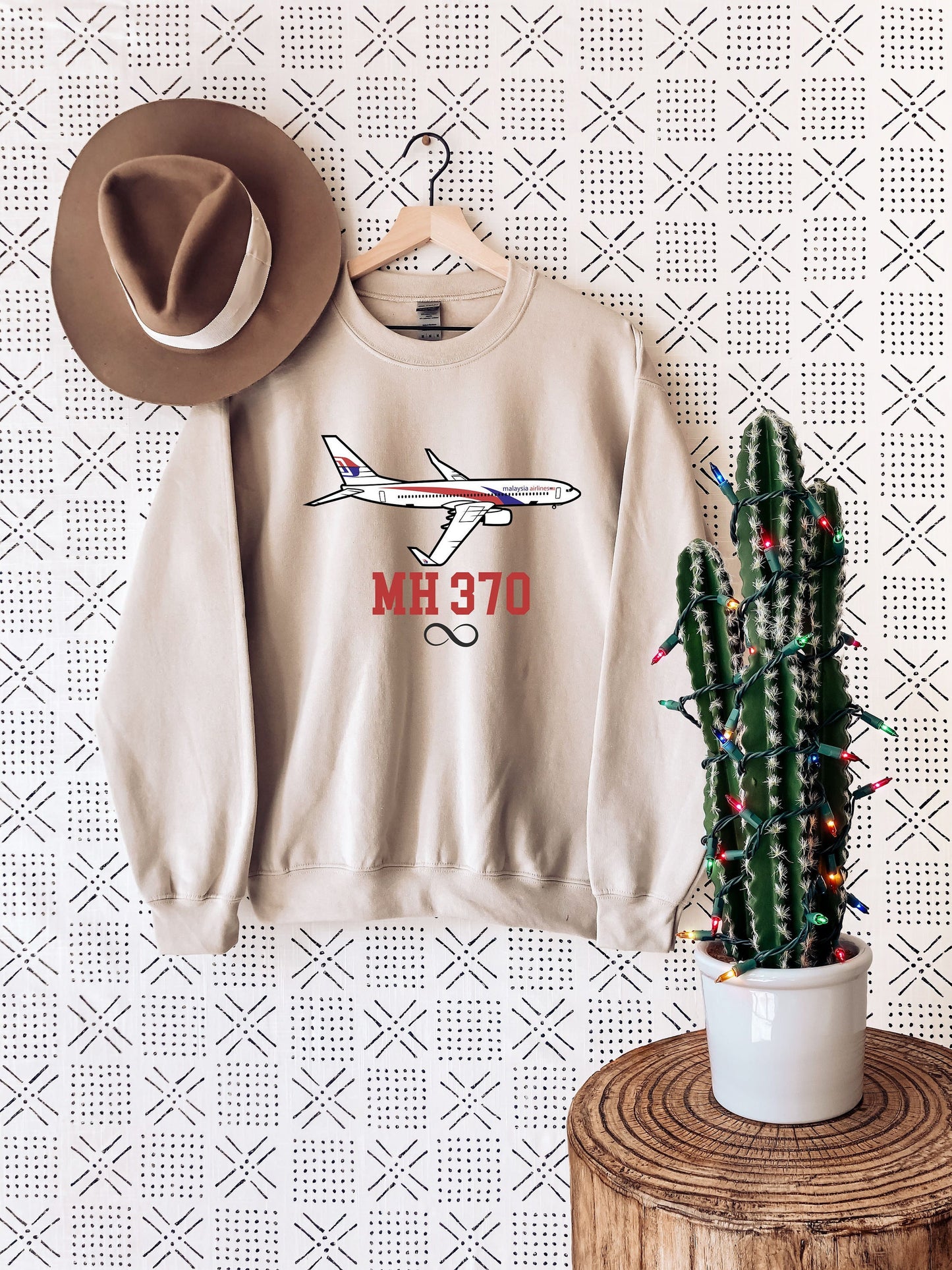 Where Is The MH370? Sweatshirt, Air Plane Sweatshirt, Air Plane Shirt, MH370 fly, Pilot Shirt,Pilot school, Pilot Sweatshirt