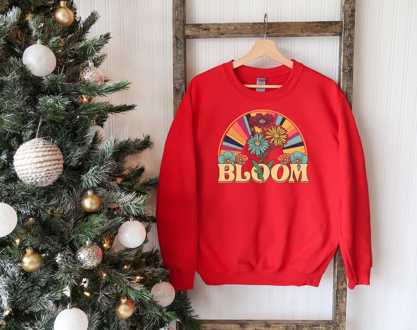 Bloom Sweatshirt, Vintage Shirt, Women's Vintage Hippie Shirt, Flower Shirt, Retro 6Os-70s Tee, Wildflower Gift, Women Inspiration Shirt