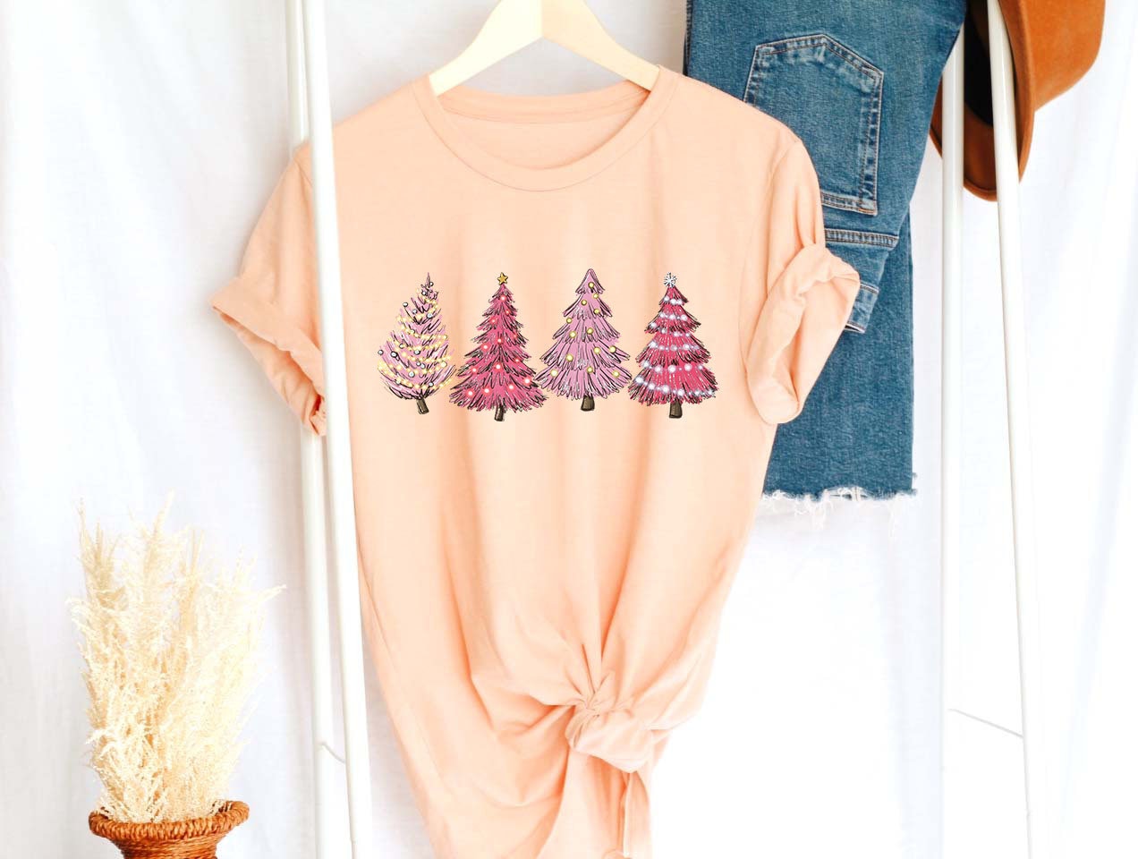 Pink Tree Christmas Shirt,Christmas Sweater,Christmas Crewneck, Christmas Tree Sweatshirt,Holiday Sweaters,Winter Sweatshirt,XMAS shirt