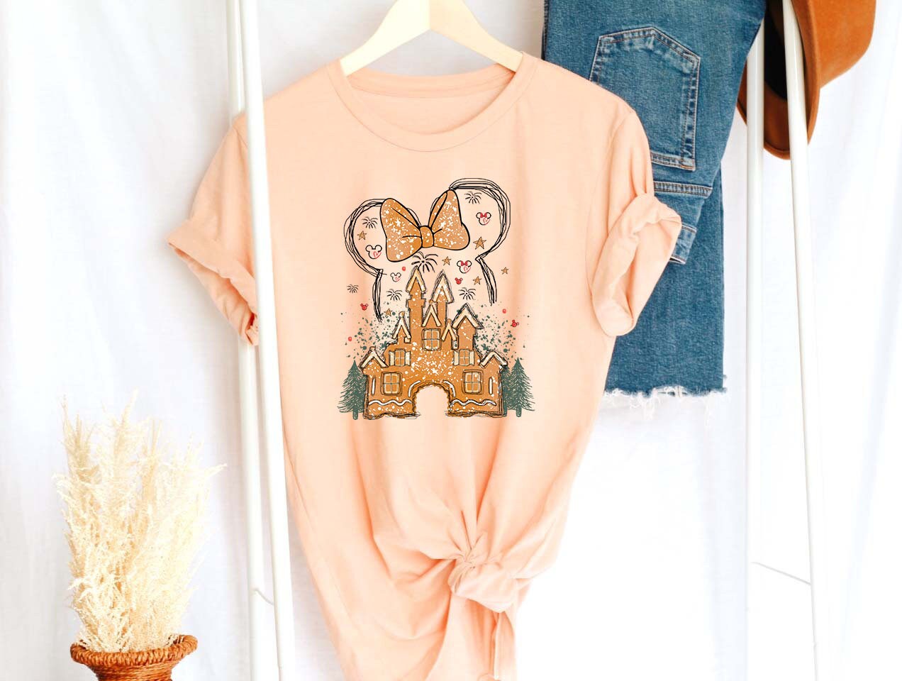 Disney Christmas Shirt, Disney Christmas Family Matching Shirt,Minnie Shirts, Disney Holiday Shirt,Magic World Shirt,Dısney Shırt,Xmas Shırt