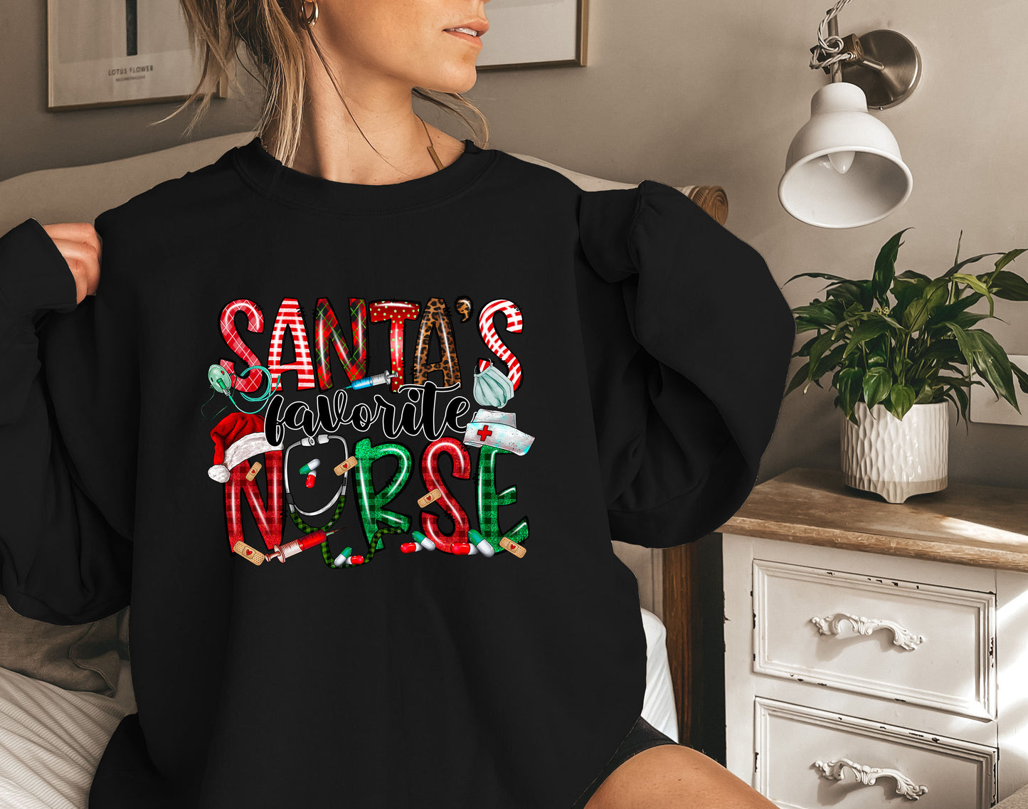 Santa's Favorite Nurse Sweatshirt,Nurse Shirt,Nurse Life Shirt, Cute Santa Tee,Christmas Shirt, Merry Christmas Shirt,Holıday Shırt,Xmas Tee